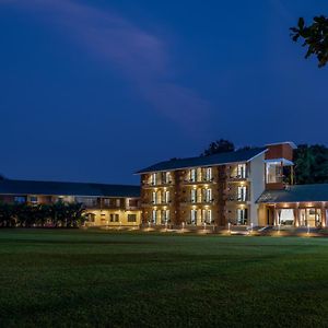 Paramount Riverfront Resort & Spa, Karjat
